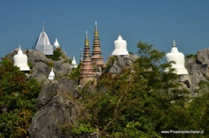 Wat Chaloem Phra Kiat